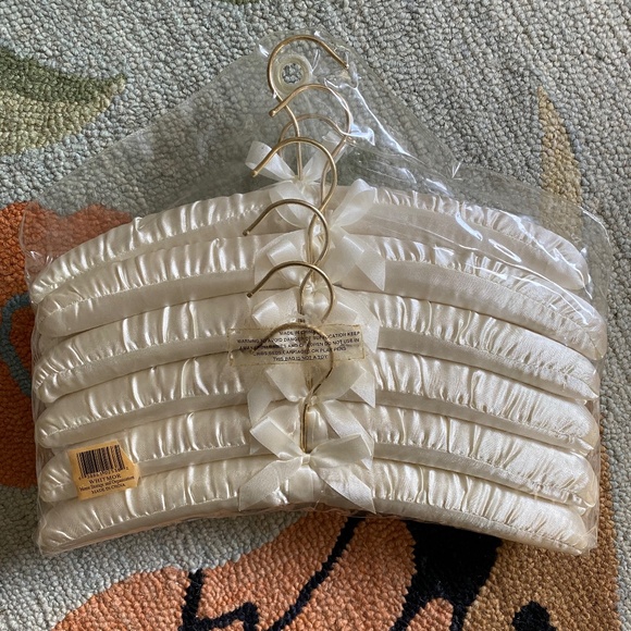Whitmor I Padded Satin Hangers I Bone I Set of 10 - Picture 2 of 14